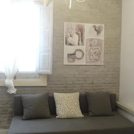 By Eric Olsan Apartment Valencia